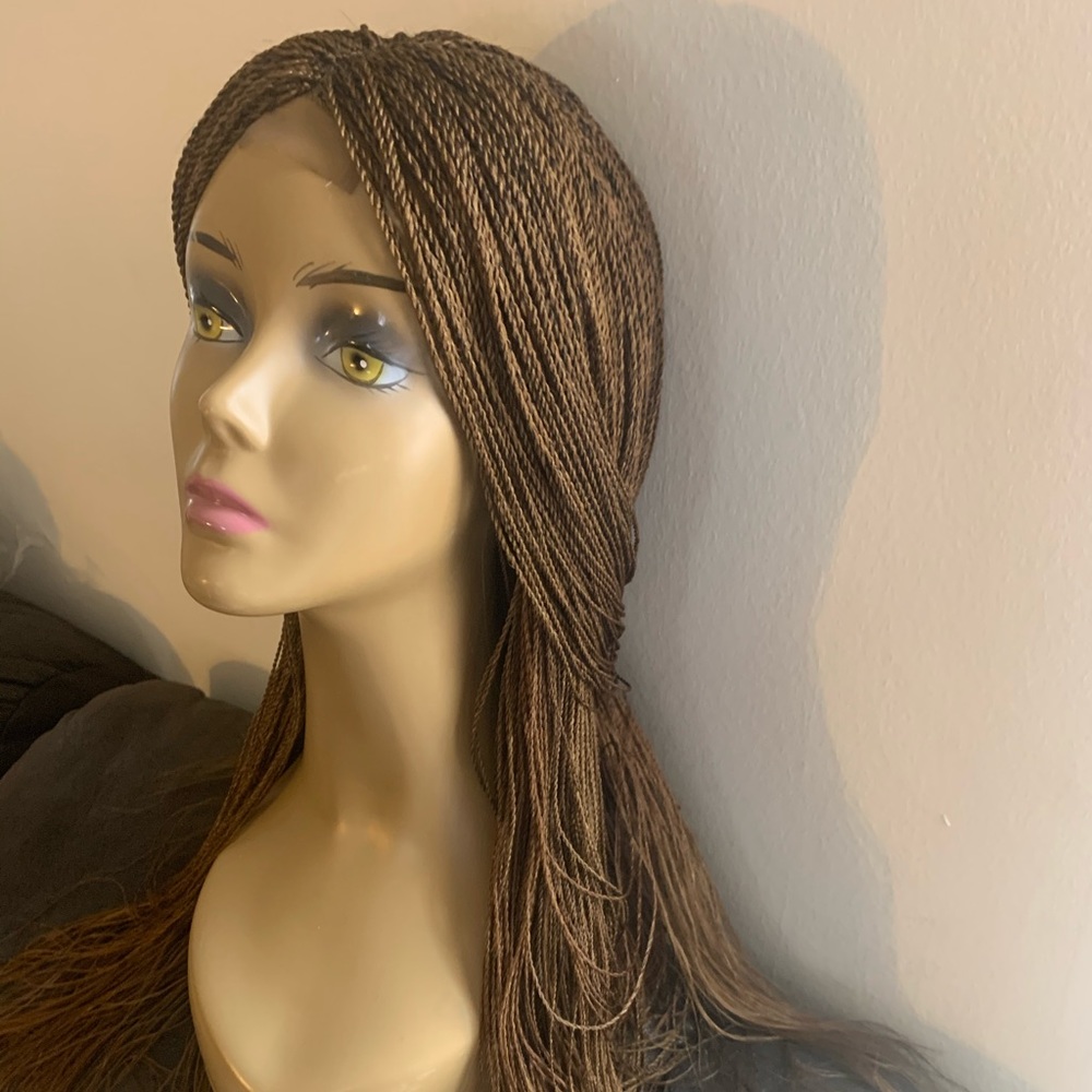 Braided wig - Picture 6 of 8